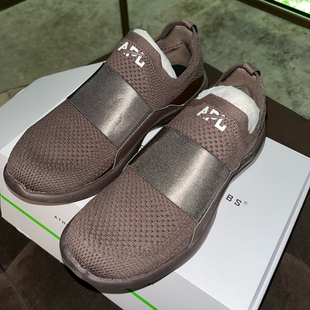 NEW APL Slip On TechLoom Bliss Size 6